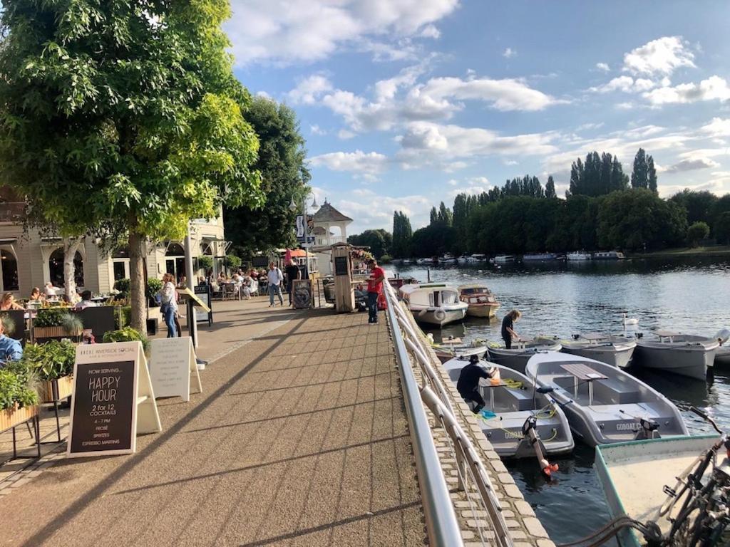Surbiton Home With Free Parkings, Surbiton, Kingston Upon Thames, Surrey, Greater London Uk المظهر الخارجي الصورة