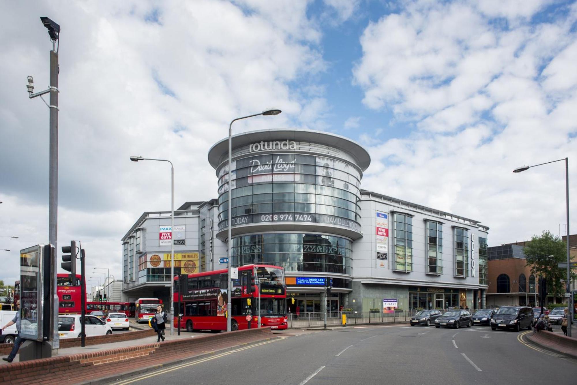 Surbiton Home With Free Parkings, Surbiton, Kingston Upon Thames, Surrey, Greater London Uk المظهر الخارجي الصورة