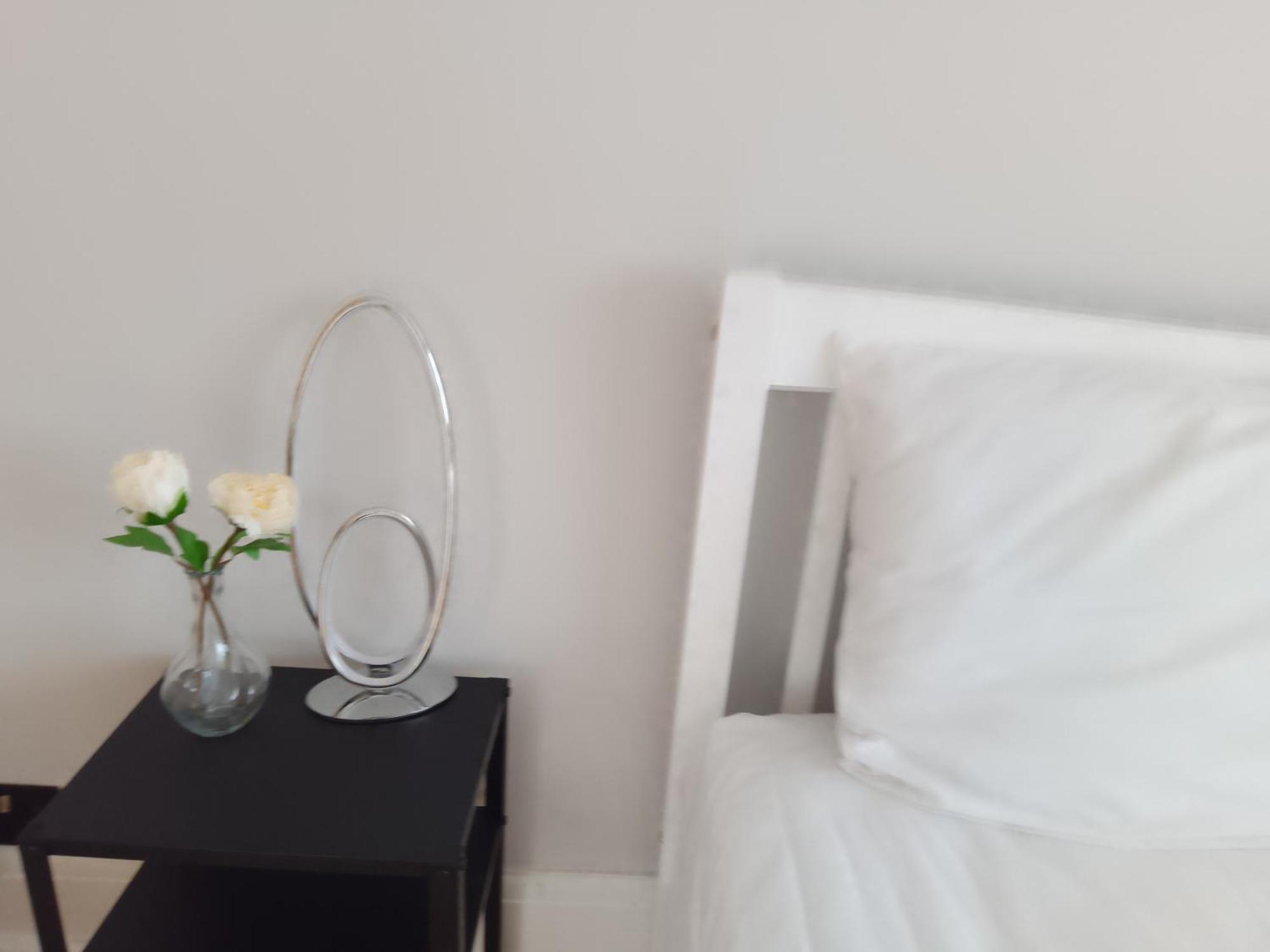 Surbiton Home With Free Parkings, Surbiton, Kingston Upon Thames, Surrey, Greater London Uk المظهر الخارجي الصورة