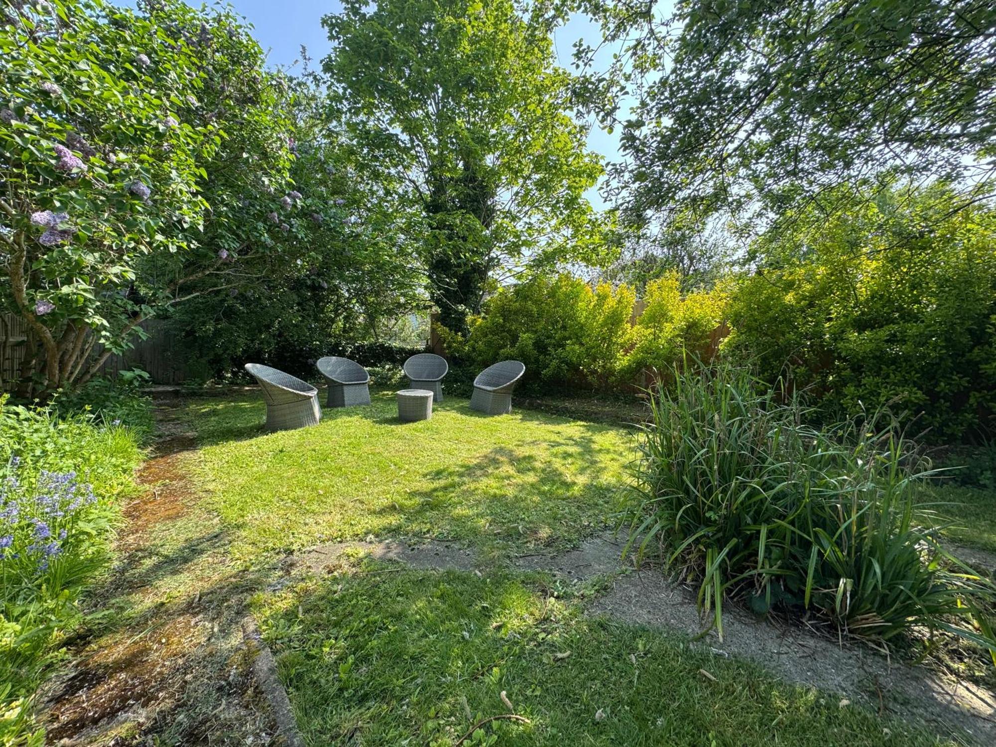 Surbiton Home With Free Parkings, Surbiton, Kingston Upon Thames, Surrey, Greater London Uk المظهر الخارجي الصورة